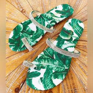 NIB Liliana Tropical Jewel Strap Sandals
